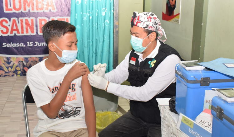 Pencapaian Jauh Dari Target, Komisi X DPR RI Dorong Vaksinasi Guru dan Pelajar Dipercepat