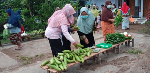  Jumat Berkah ala Emak-emak Jember, Berbagi Sayur di Masa Pandemi