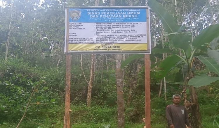 Pembangunan Jalan Poros Desa Paket 2 di Purworejo Akhirnya Dipasang Papan Nama