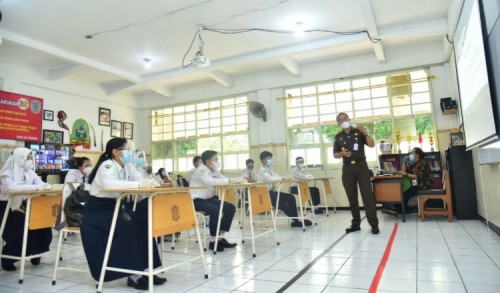 Murid SD dan SMP di Surabaya Harus Dapat Izin Orang Tua Jika Ingin Ikuti Sekolah Tatap Muka