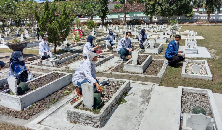 Peringati HUT ke-20, DPC Partai Demokrat Banyuwangi Pilih Ziarah ke Makam Pahlawan