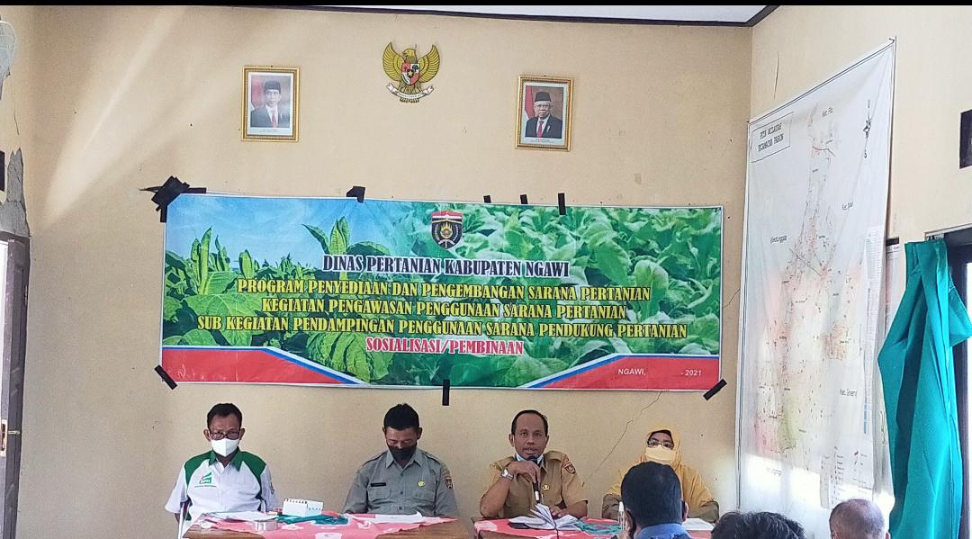 Dinas Pertanian Kabupaten Ngawi Serahkan Bantuan Kepada Petani Tembakau Melalui Anggaran DBHCHT