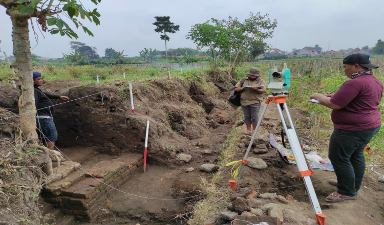 Temuan Struktur Bata Kuno di Persawahan Kota Blitar Diindikasikan Situs Hunian