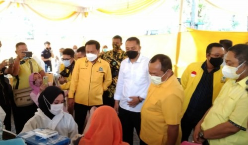 Gebyar Vaksinasi DPD Golkar Surabaya Dapat Antusias Tinggi dari Warga