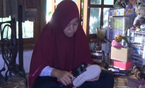 Seorang Ibu Rumah Tangga di Magetan Sukses Jadi Perajin Rajut