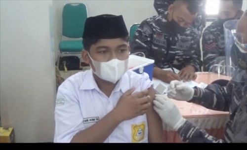 TNI Gelontorkan 5 Ribu Vaksin Bagi Santri Tebuireng Jombang