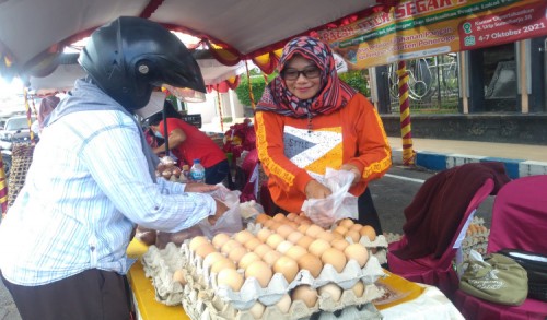Bazar di Ponorogo, Permudah Peternak dan Pedagang Menjual Telur