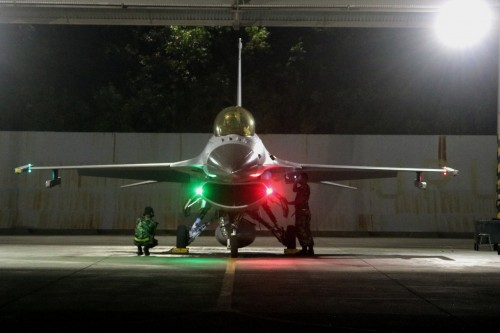 TNI AU Lanud Iswahyudi Latihan Terbang Malam