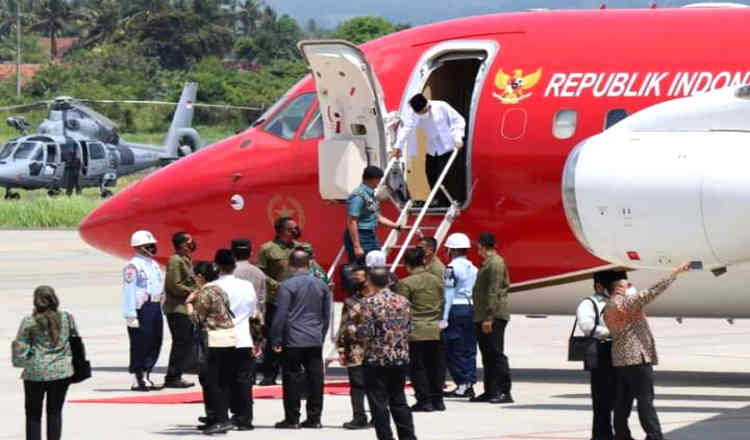 Gunakan Pesawat Kepresidenan, Wapres Ma'ruf Amin Kunjungi Banyuwangi dan Situbondo