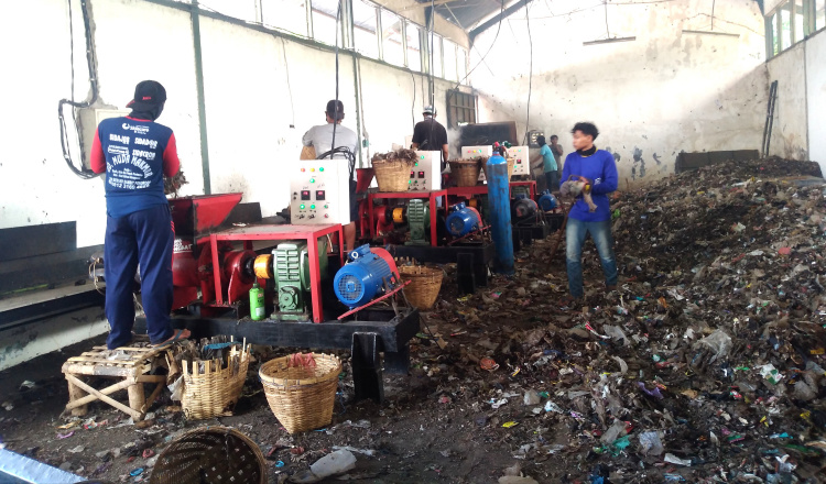 Alat Penghasil Briket di TPA Ponorogo Tak Mampu Atasi Tumpukan Sampah