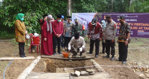 Lengkapi Desa Wisata, Sekretris Menteri PAN-RB Bangun Masjid dan Amphytheater di Desa Kaligono
