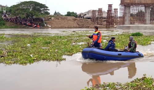 Update Perahu Penyeberangan Terbalik di Tuban, 10 Orang Selamat dan 6 Masih Dalam Pencarian  