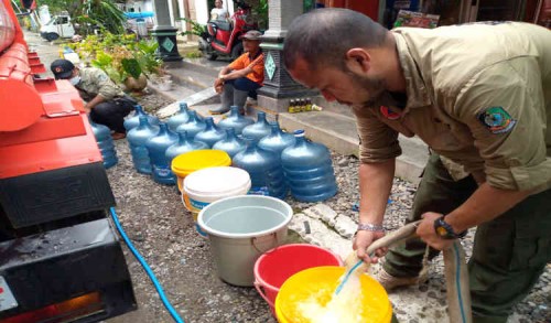 BPBD Banyuwangi Suplai Air Bersih 120 KK di Pesanggaran Terdampak Krisis
