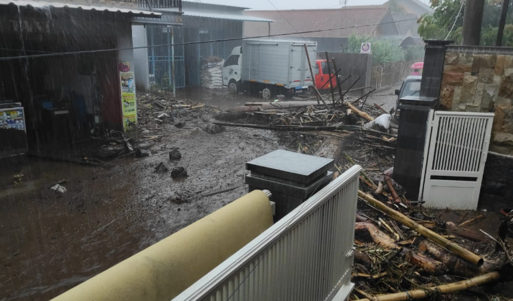 Banjir Bandang Terjang Kota Batu dan Malang, 15 Orang Dikabarkan Hilang