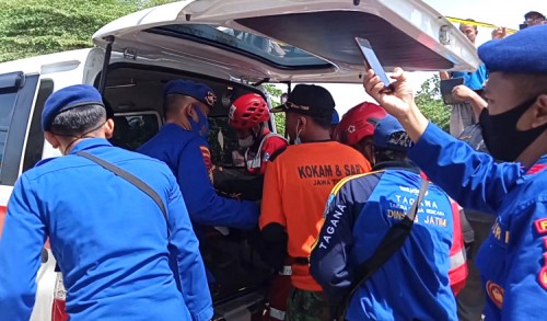 Tim SAR Kembali Temukan Dua Korban Meninggal Dalam Insiden Perahu Terbalik di Bengawan Solo Tuban