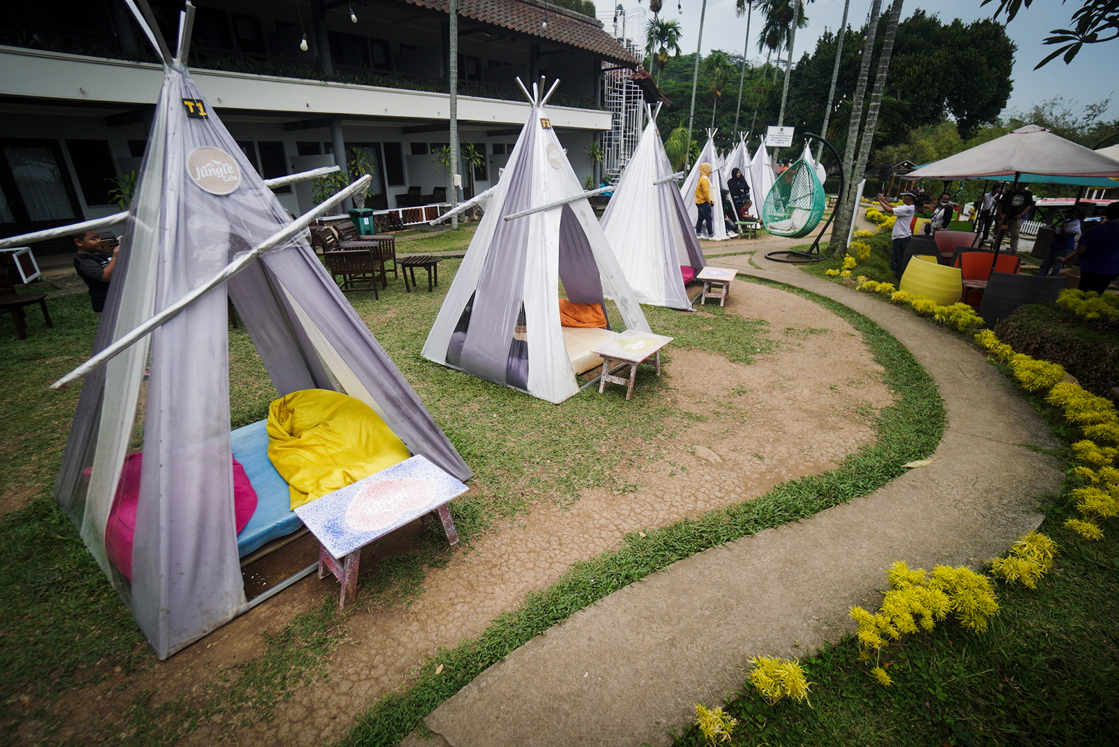 Jungle Cafe Trawas Manjakan Mata Para Pengunjung