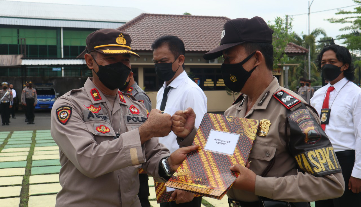 Berhasil Tangkap Kawanan Perampok Bersenjata, 19 Anggota Polres Purworejo Terima Penghargaan