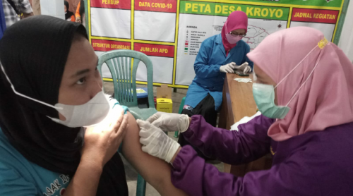 Di Desa Kroya, Pemberian Pertama Vaksin Janssen di Purworejo