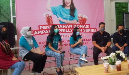 Prilly Latuconsina Berkolaborasi dengan Es Teh Indonesia Berikan Donasi Untuk Penderita Kanker Serviks 