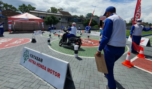 Duta Safety Riding MPM Honda Jatim Raih Terbaik ke-2 Virtual Safety Riding Camp (VSRC) 2021.