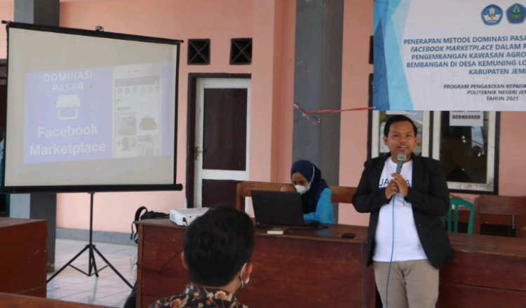 Polije Bantu Dongkrak Penjualan Online Produk UMKM di Desa Kemuning Lor Jember