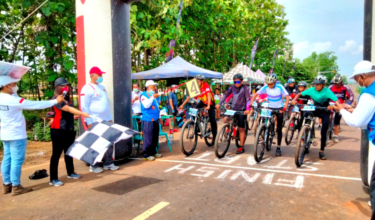 Mencari Bibit Unggul di Kejuaraan Balap Sepeda Porkab VI Tuban 