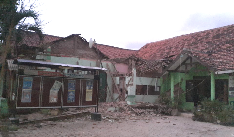 Aula Kantor Kelurahan Jrebeng Lor Kota Probolinggo Ambruk