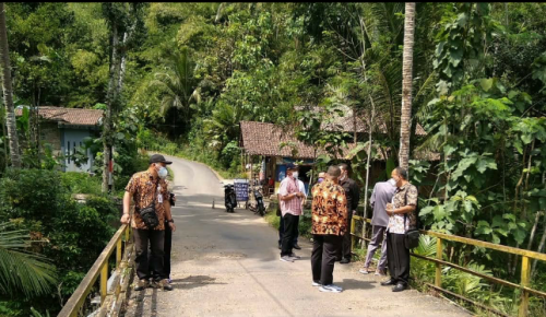Sempit dan Padat Kendaraan, Kades di Kecamatan Loano Minta Jalan Tumbak Anyar-Sedayu untuk Dilebarkan