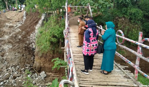 Proyek Jembatan Tewaskan Pekerja, Bupati Ponorogo: Kontraktor Jangan Main-main