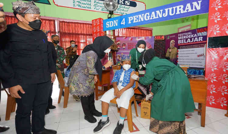 Vaksinasi Anak Usia 6-11 Tahun di Banyuwangi Dimulai, Dinkes Targetkan 146 Ribu Siswa 