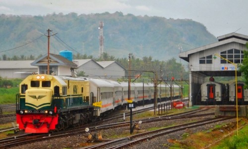 PT.KAI Daop 9 Jember Sediakan 3.183 Tiket Kereta Api Untuk Hari Raya Natal & Tahun Baru 2022