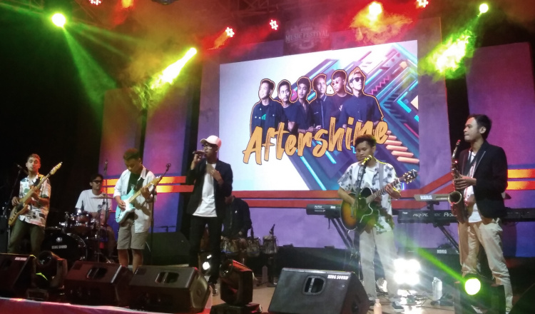 Band Hits Aftershine Gebrak Panggung SMF di Ponorogo
