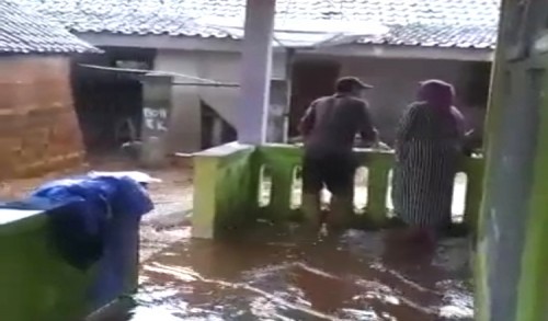 Sungai Meluap, 30 Rumah Warga di Banyuwangi Terendam Banjir