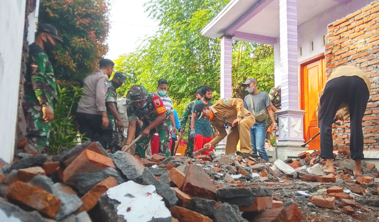 Berakhir Damai, Pagar Tembok Penutup Akses Jalan Dibongkar
