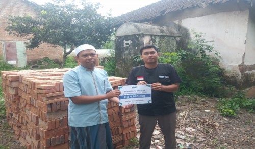 YDSF Jember Salurkan Bantuan Rehab Musala di Grujugan Bondowoso