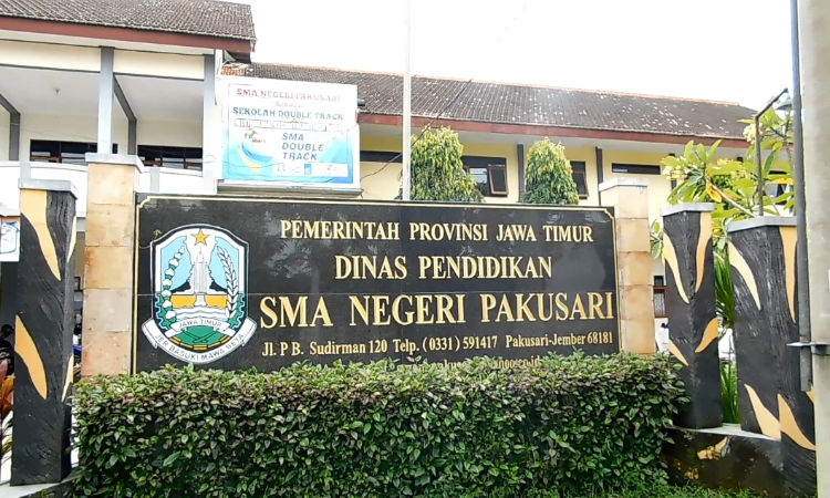 SMAN Pakusari Gaet Dispendukcapil Laksanakan Perekaman e-KTP