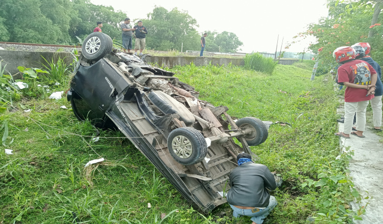 Mobil Pick Up vs Kereta Api, 1 Nyawa Melayang, 1 Kritis