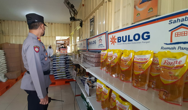 Operasi Pasar, Bulog Jember Siapkan 4200 Liter Minyak Goreng