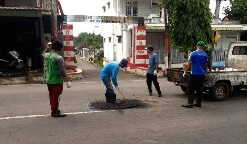 Dinas PU CKPP Banyuwangi Gencar Lakukan Perbaikan Jalan Berlubang