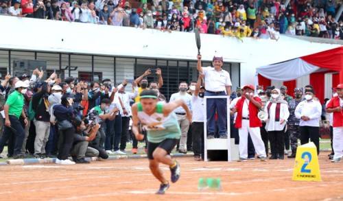 Buka Kejurda Atletik di Banyuwangi, Menko Luhut Cetus Kejurda Open Berbagai Daerah