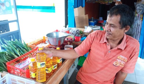 Minyak Goreng Kemasan di Cilacap Tembus Rp 25 ribu, Sejumlah Pedagang Mengeluh