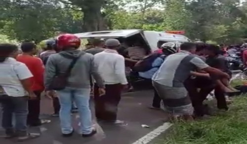 Mobil Angkut Petani Kentang di Bondowoso Terbalik, 5 Orang Tewas