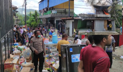 Diduga Akibat Arus Pendek, Api Membakar Pabrik Roti di Padang Bulan