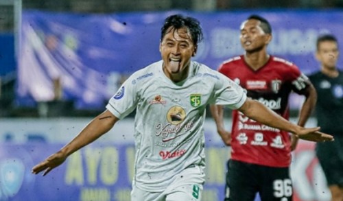 Full Senyum, Persebaya Bungkam Bali United 3-0, Samsul Arif Cetak Brace!