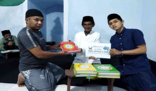 Awali Ramadan, Suara Indonesia Gandeng PWI Salurkan Al-Qur'an ke Musala