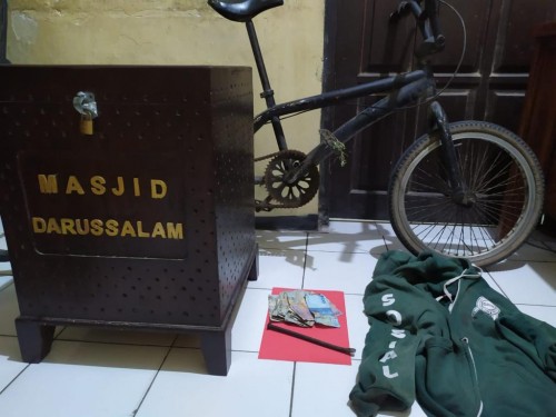 Pencuri Kotak Amal Masjid di Sumobito Jombang Ditangkap Warga 