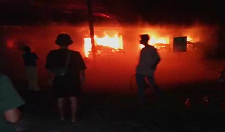 Padamkan Api di RS Bhakti Husada Banyuwangi, Enam Mobil Damkar Dikerahkan