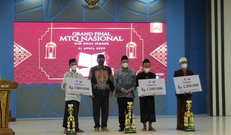 Prof Babun Beri Kesempatan Kuliah Gratis Bagi Semua Juara MTQ UIN KHAS Jember