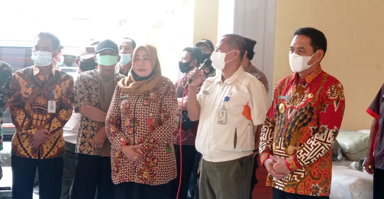 Jelang Lebaran PT Cheil Jedang Indonesia  Menyerahkan Sembako Gratis Untuk Masyarakat 