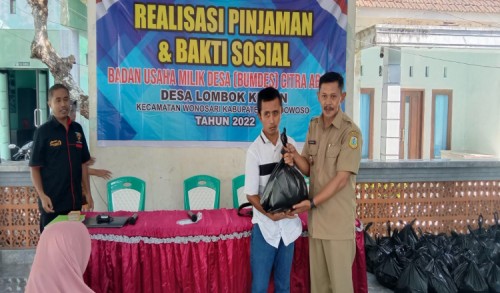 Raih Hikmah Ramadhan, BUMDes Citra Abadi Desa Lombok Kulon Bondowoso Bagikan Paket Sembako pada Fakir Miskin